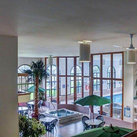 Rodeway Inn Columbia Mall Loop Гранд Форкс Екстериор снимка