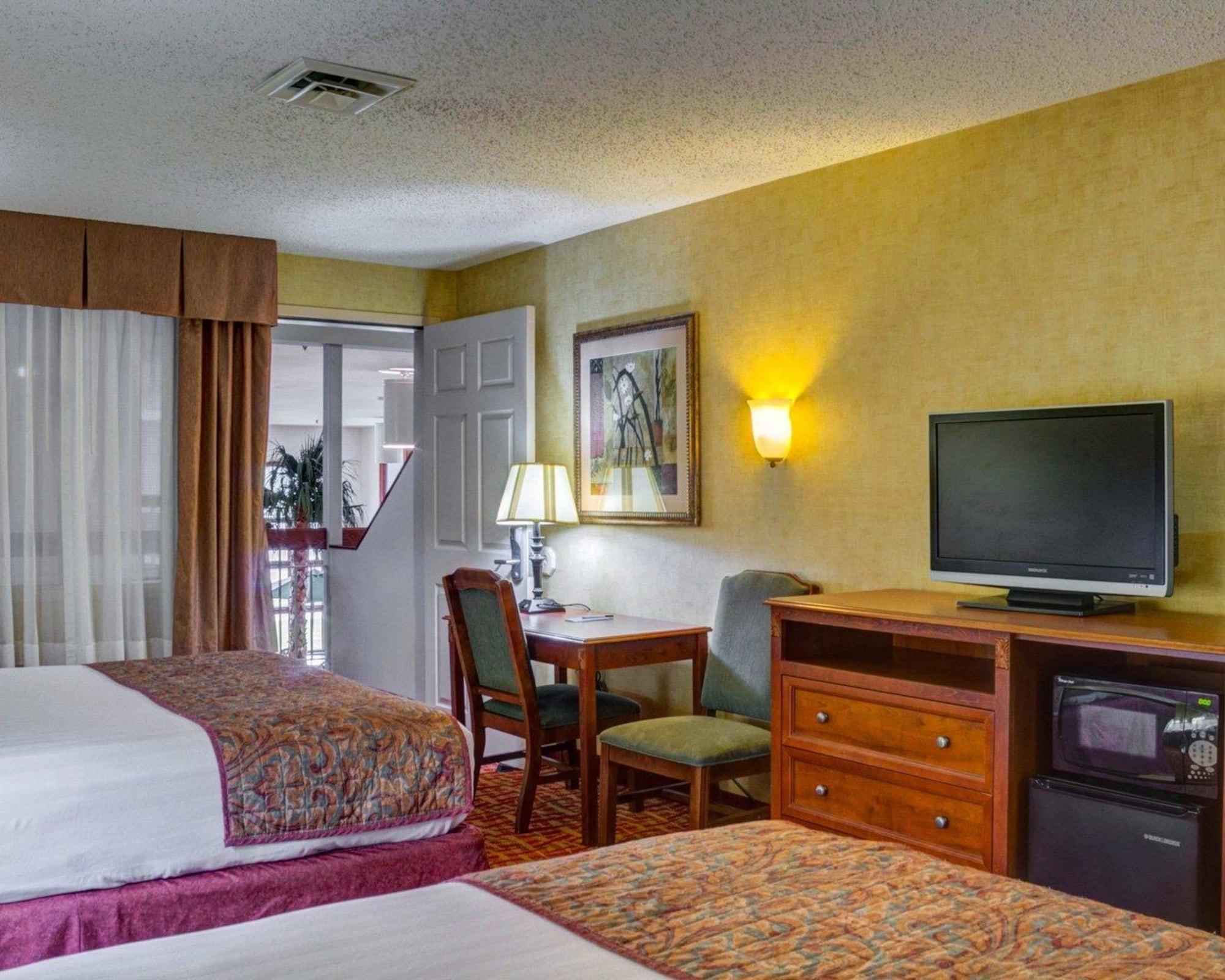 Rodeway Inn Columbia Mall Loop Гранд Форкс Екстериор снимка