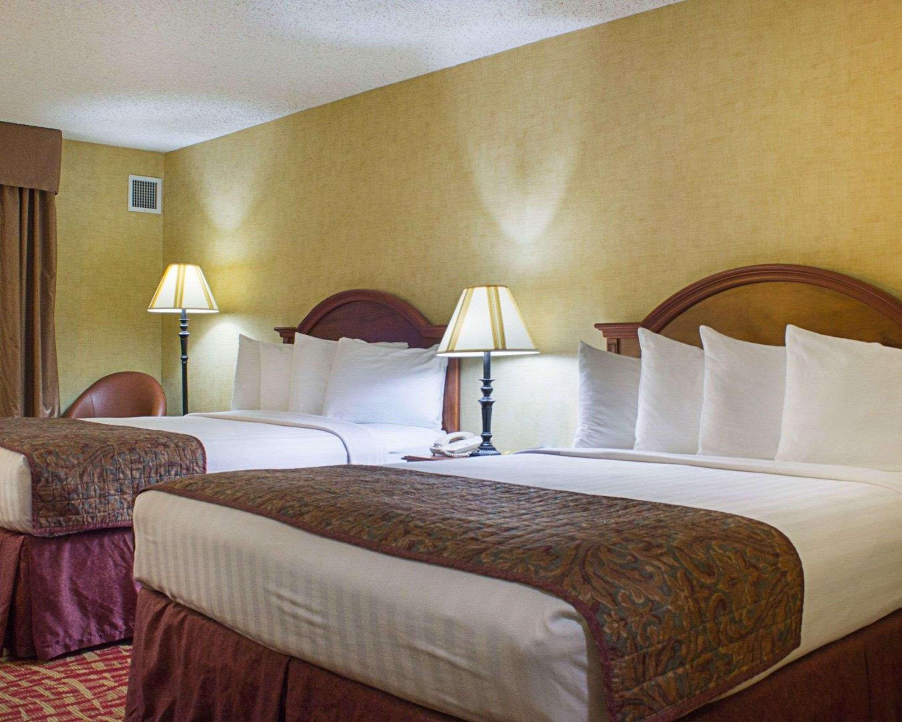 Rodeway Inn Columbia Mall Loop Гранд Форкс Екстериор снимка