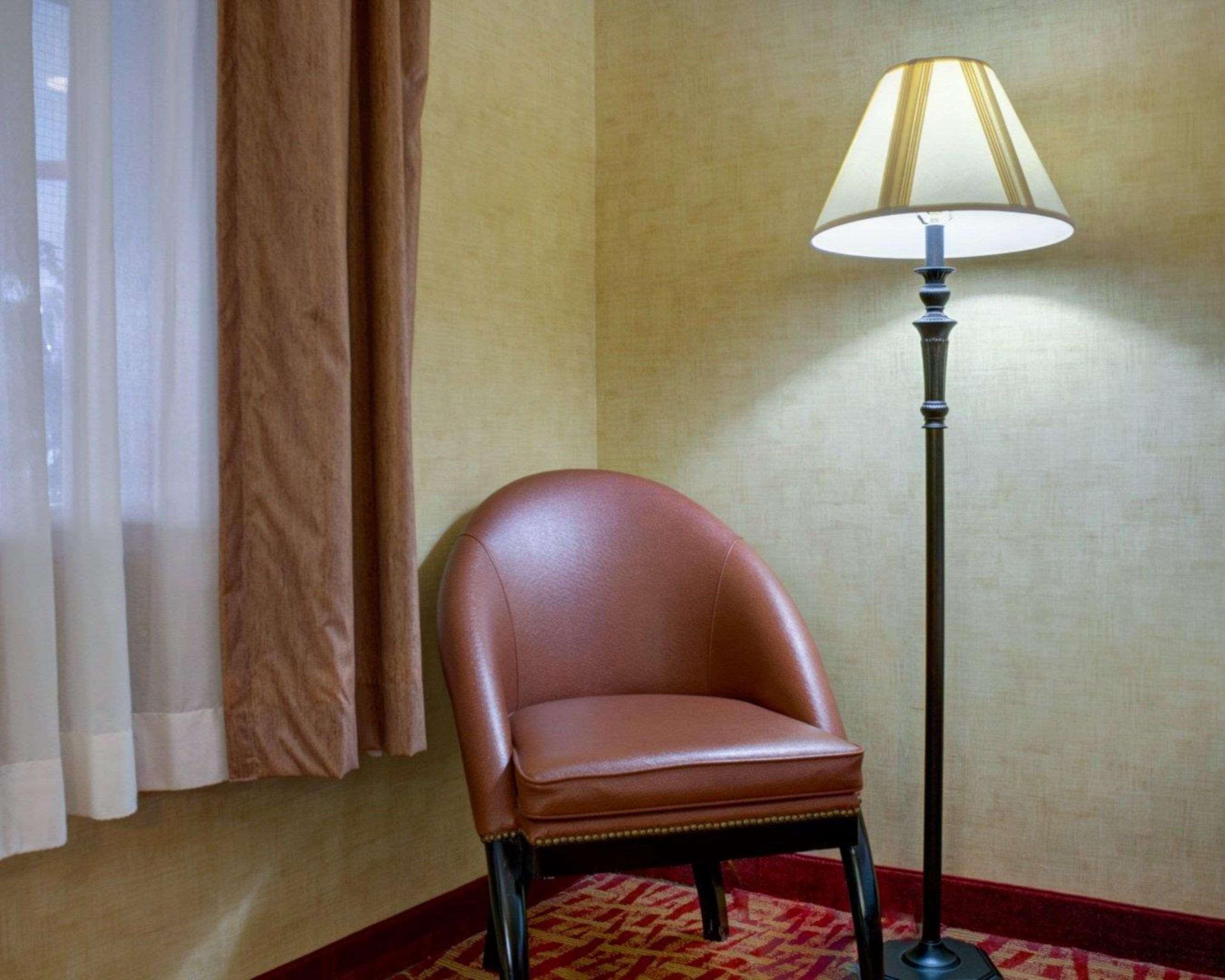 Rodeway Inn Columbia Mall Loop Гранд Форкс Екстериор снимка