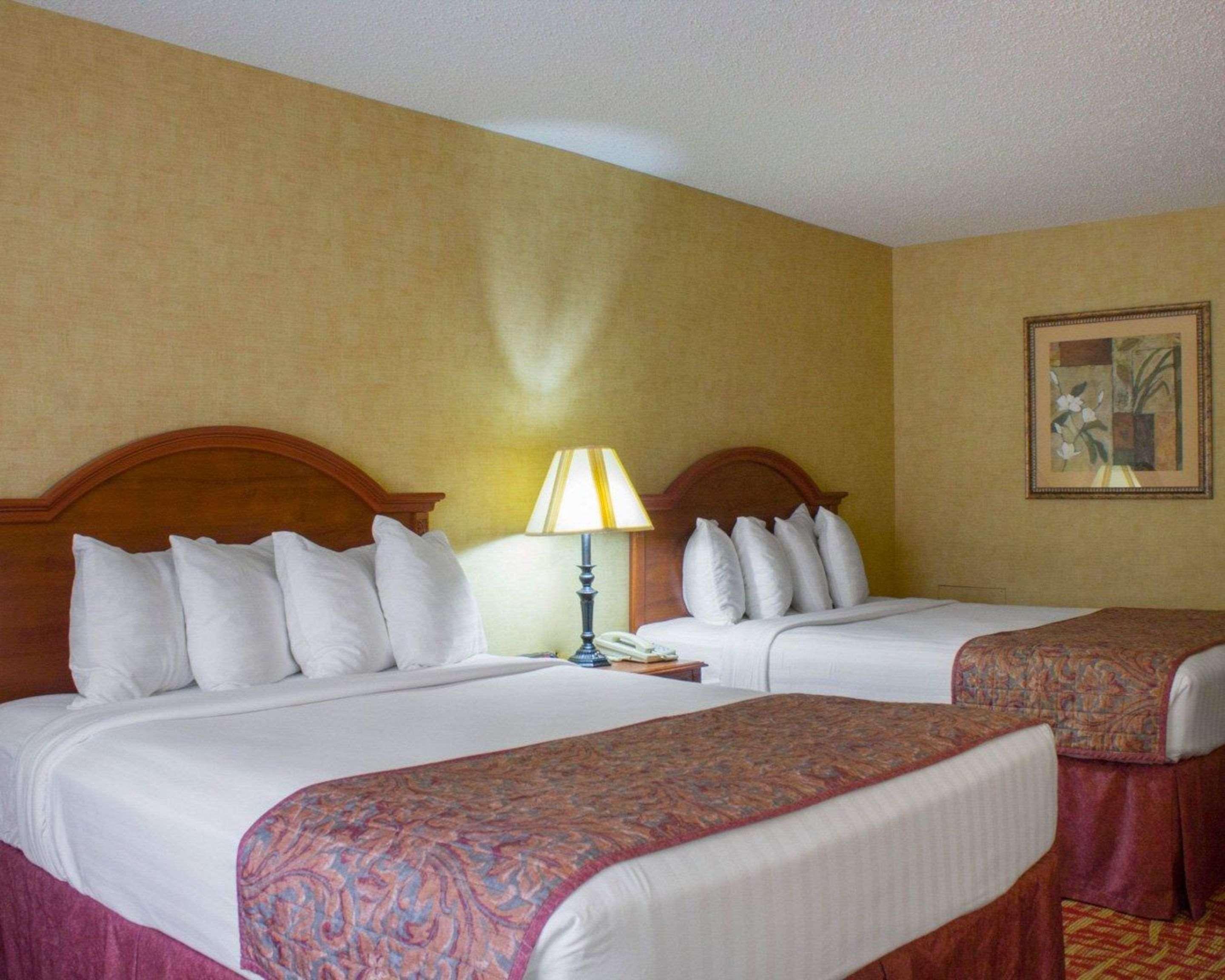 Rodeway Inn Columbia Mall Loop Гранд Форкс Екстериор снимка