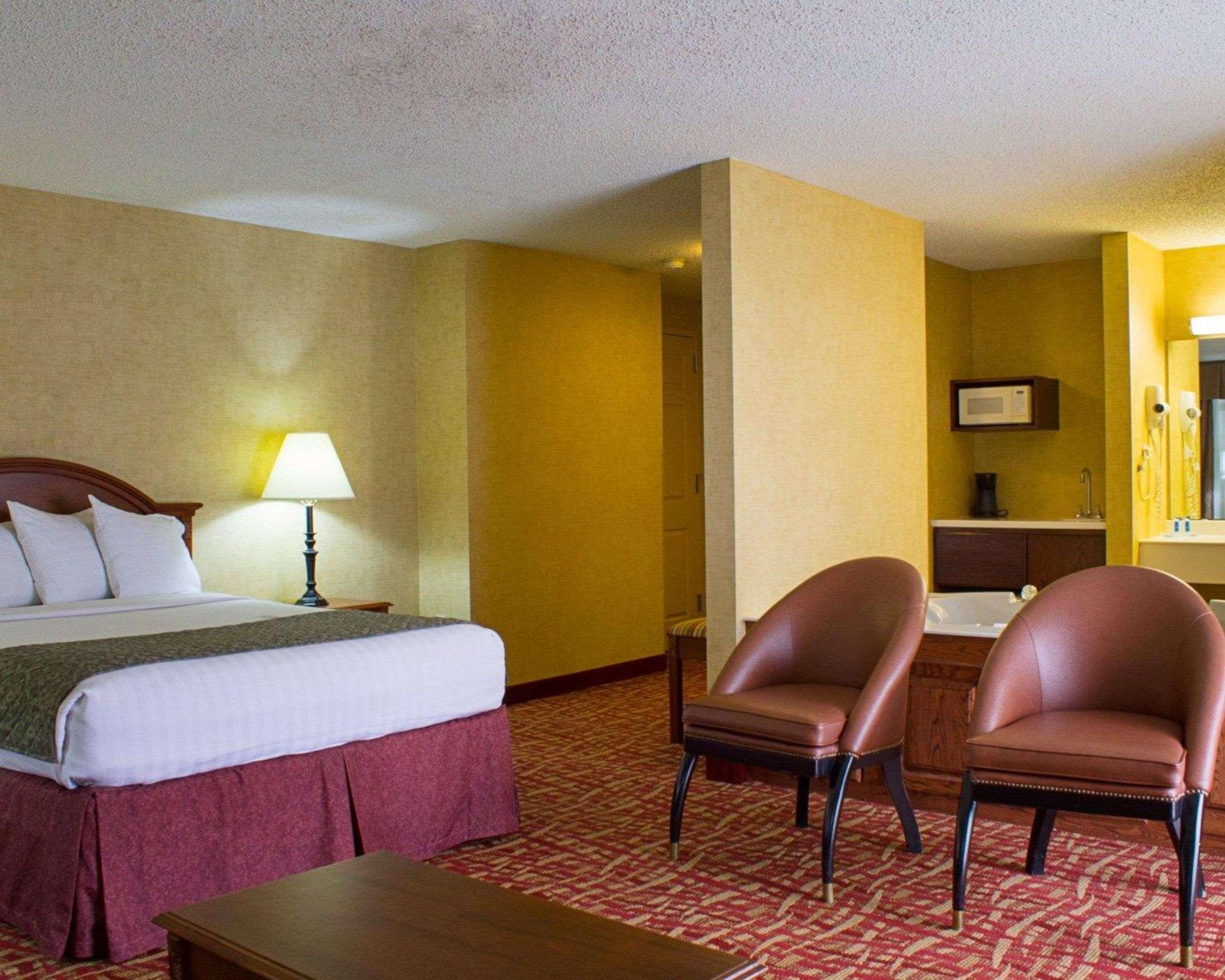 Rodeway Inn Columbia Mall Loop Гранд Форкс Екстериор снимка