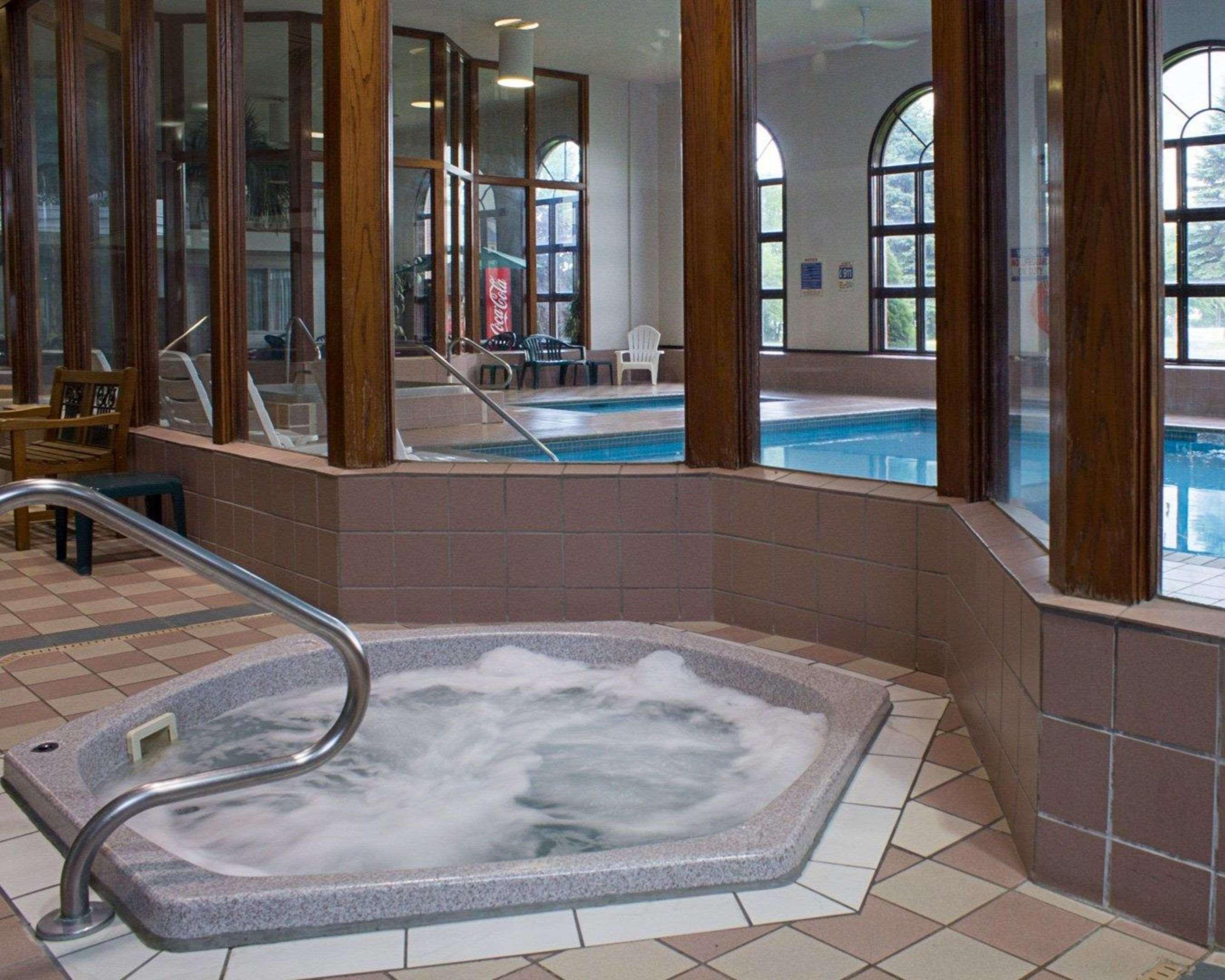 Rodeway Inn Columbia Mall Loop Гранд Форкс Екстериор снимка