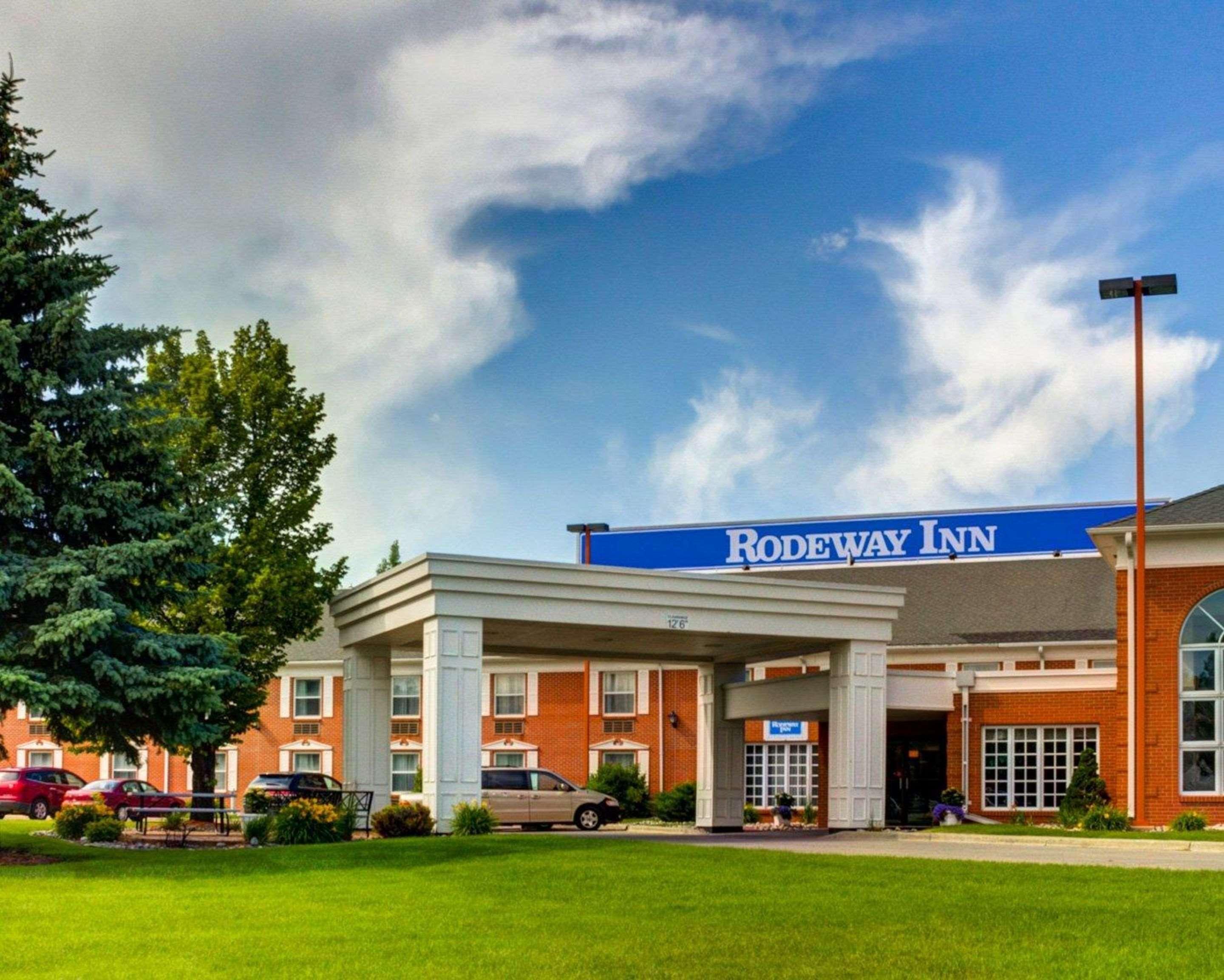 Rodeway Inn Columbia Mall Loop Гранд Форкс Екстериор снимка