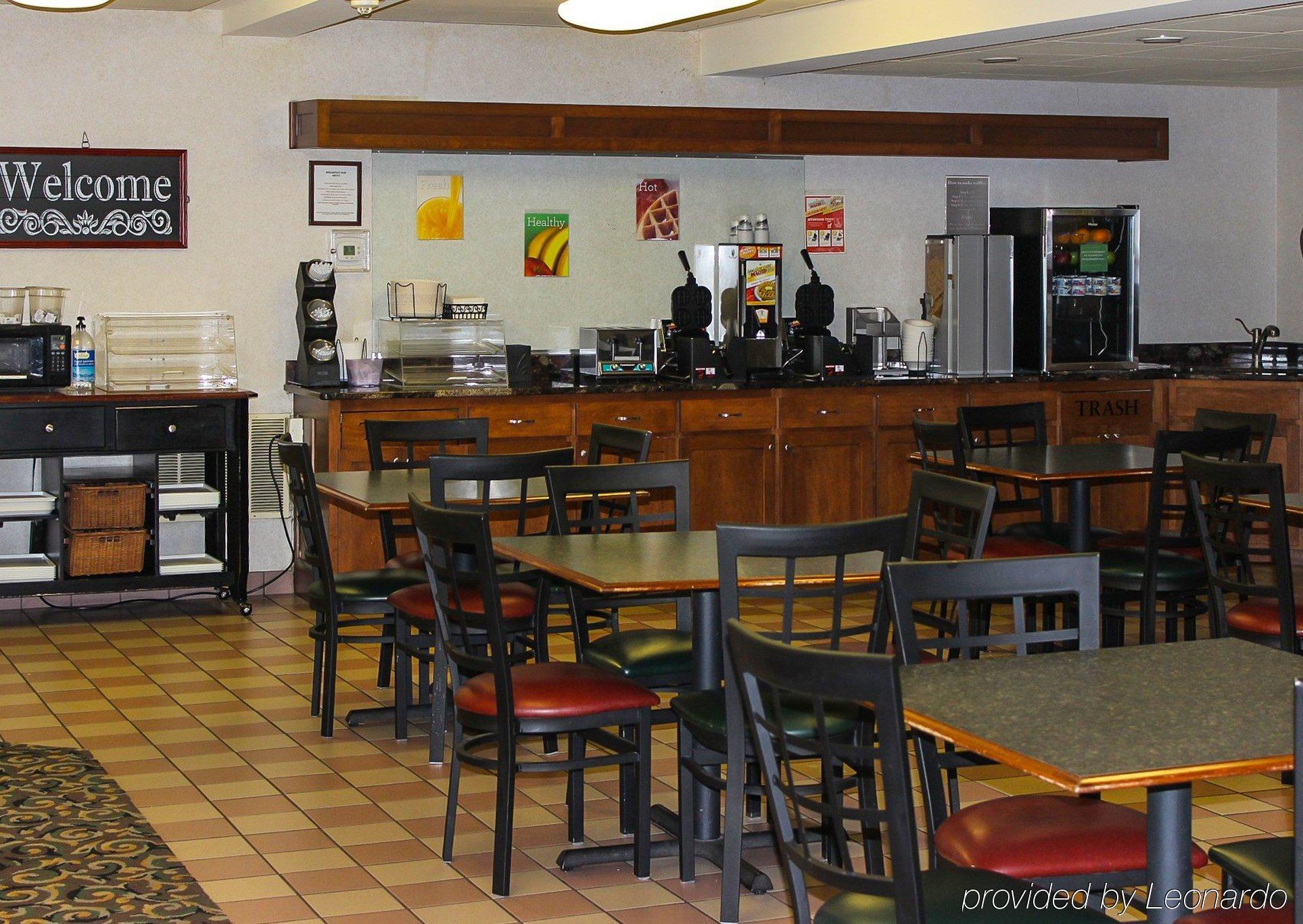 Rodeway Inn Columbia Mall Loop Гранд Форкс Екстериор снимка