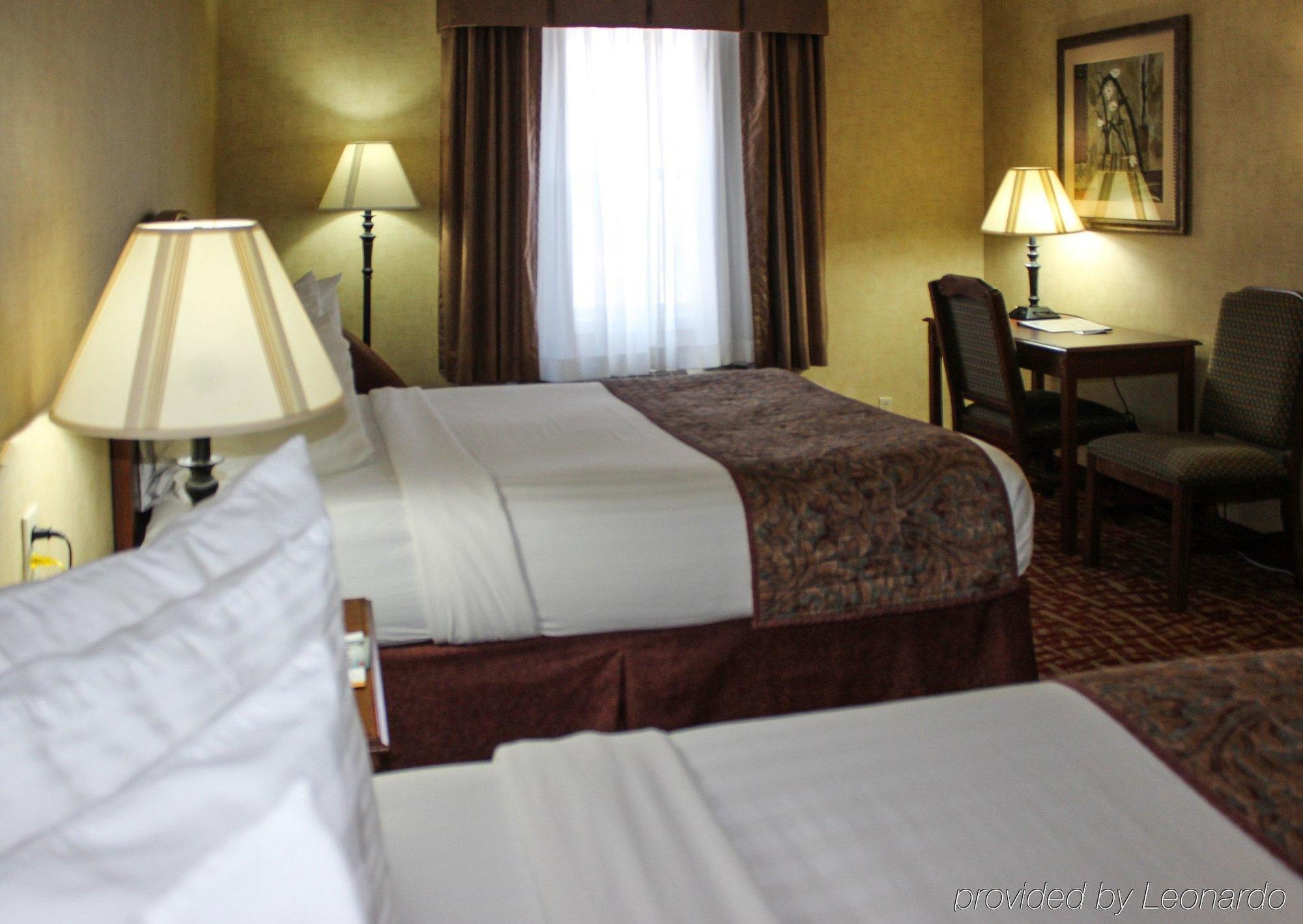 Rodeway Inn Columbia Mall Loop Гранд Форкс Екстериор снимка