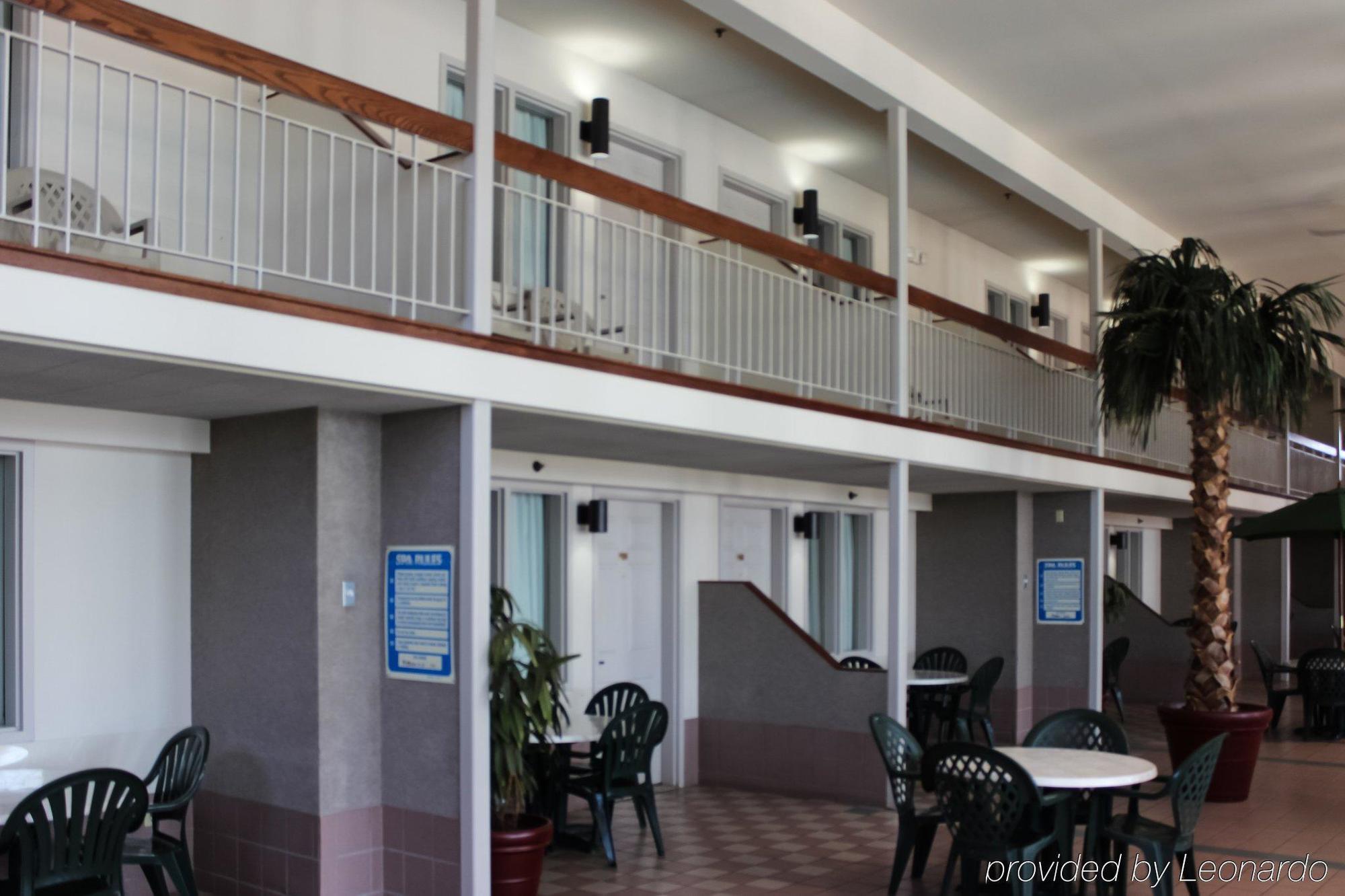 Rodeway Inn Columbia Mall Loop Гранд Форкс Екстериор снимка