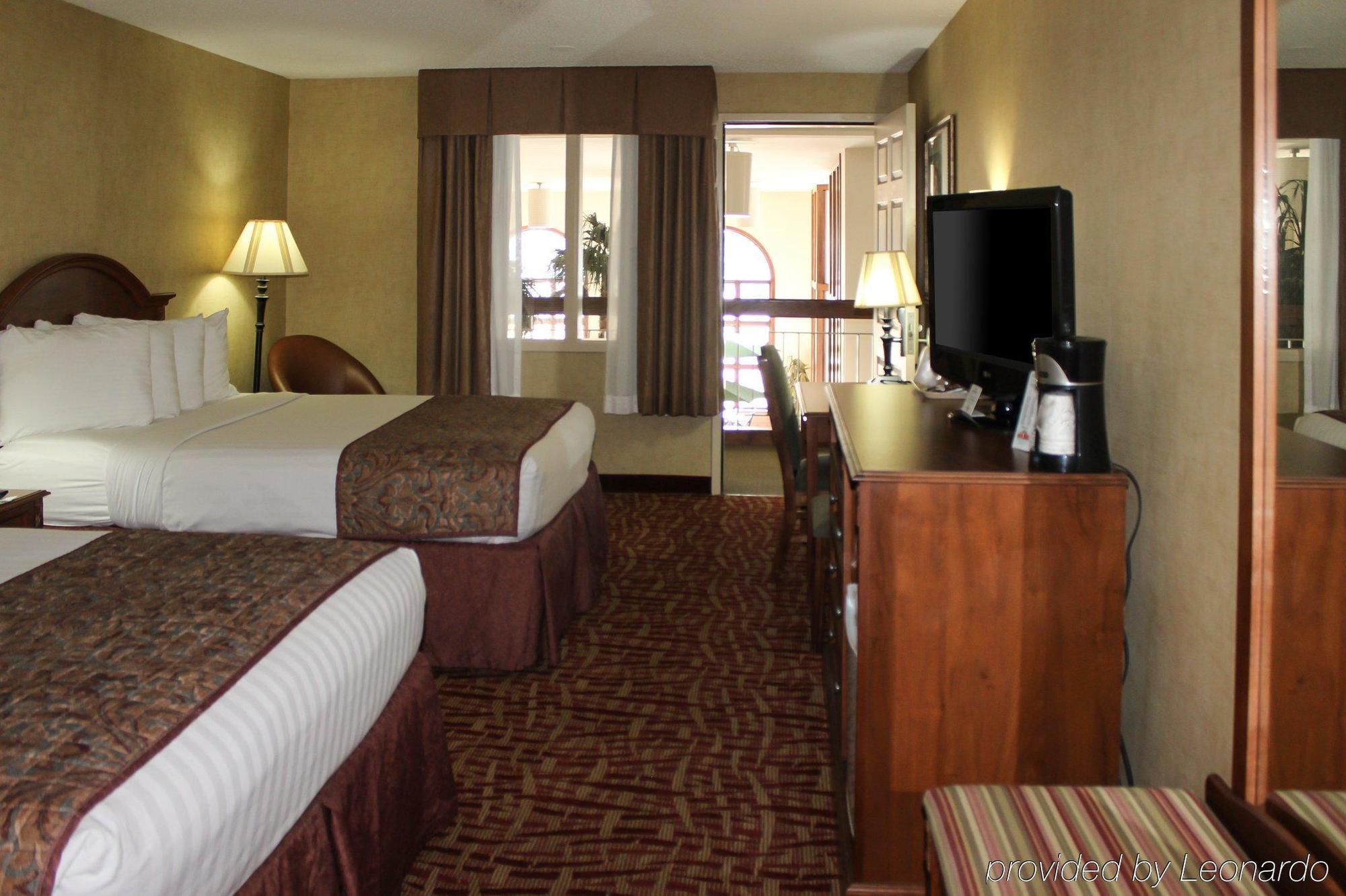 Rodeway Inn Columbia Mall Loop Гранд Форкс Екстериор снимка