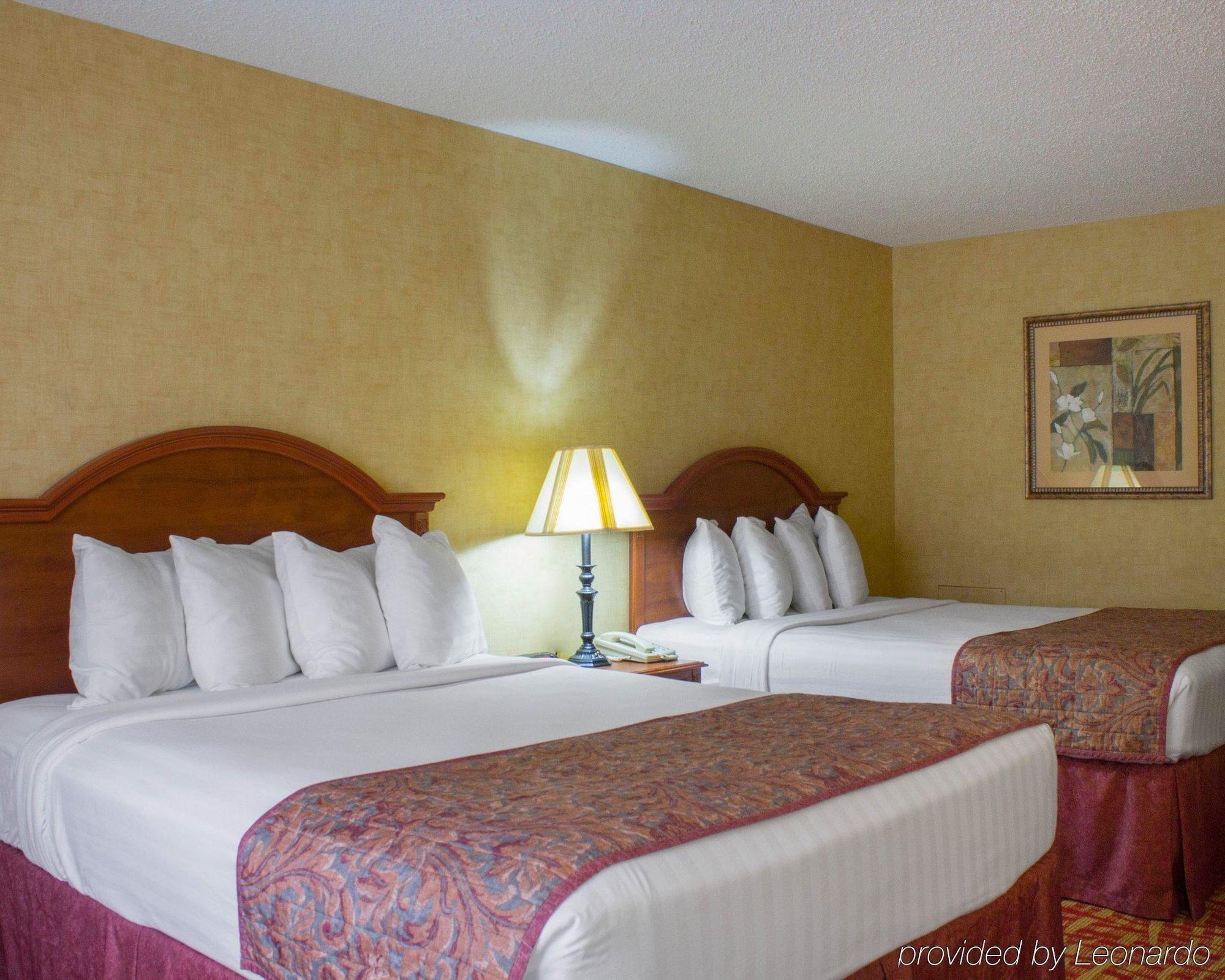 Rodeway Inn Columbia Mall Loop Гранд Форкс Екстериор снимка